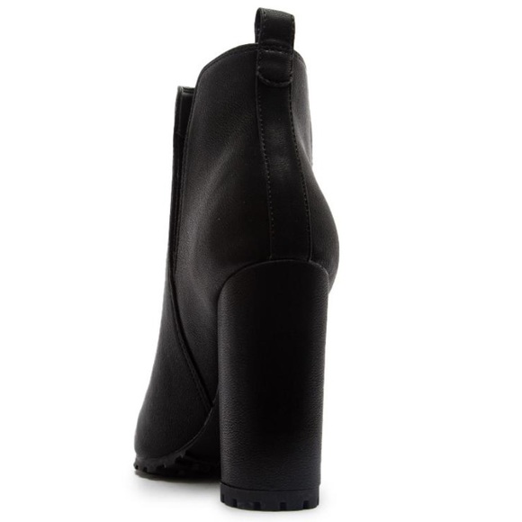 Qupid Signal Faux Leather Lug Sole Heeled Booties - Picture 5 of 5